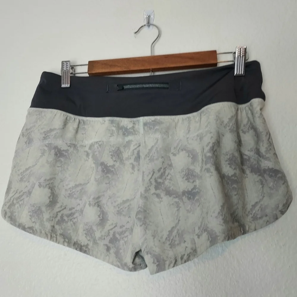 VUORI Women's Omni Performance Shorts Grey Medium